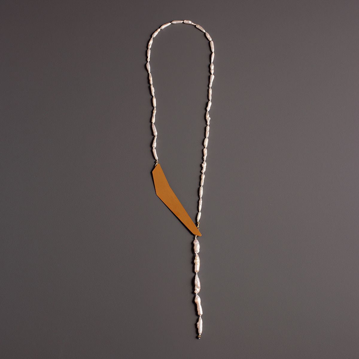 모드곤(MODGONE) Glacial tears & Golden iceberg long necklace