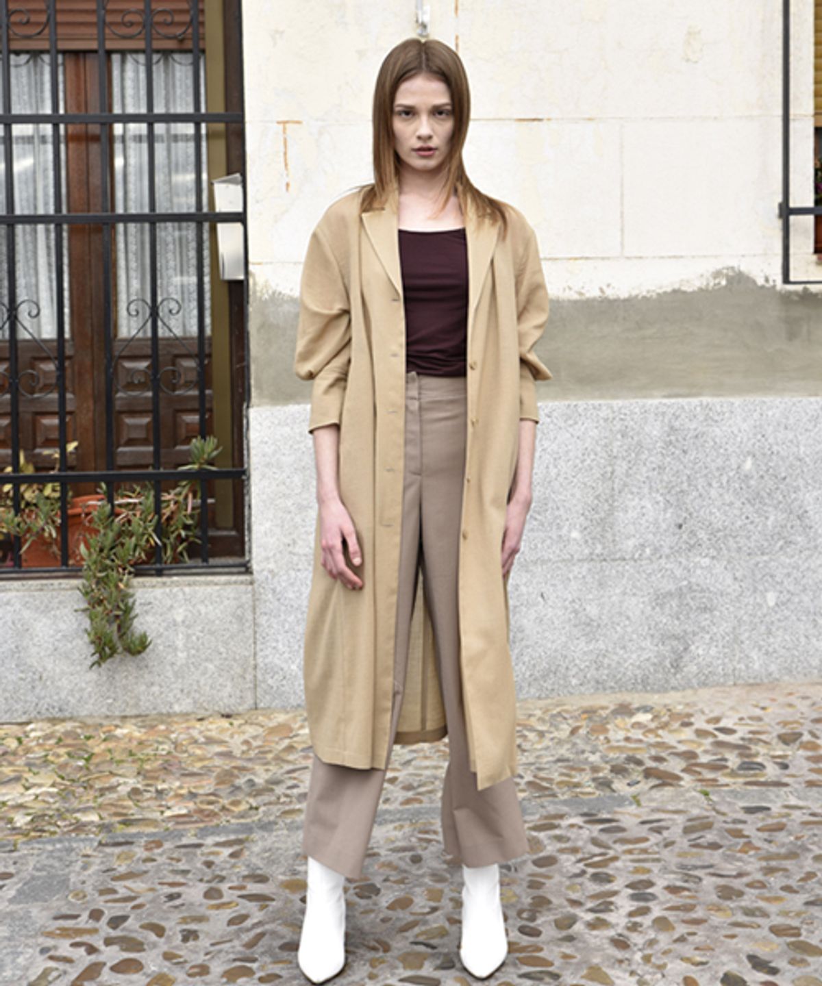 아바몰리(AVA MOLLI) 모노셀 로브(Beige)
