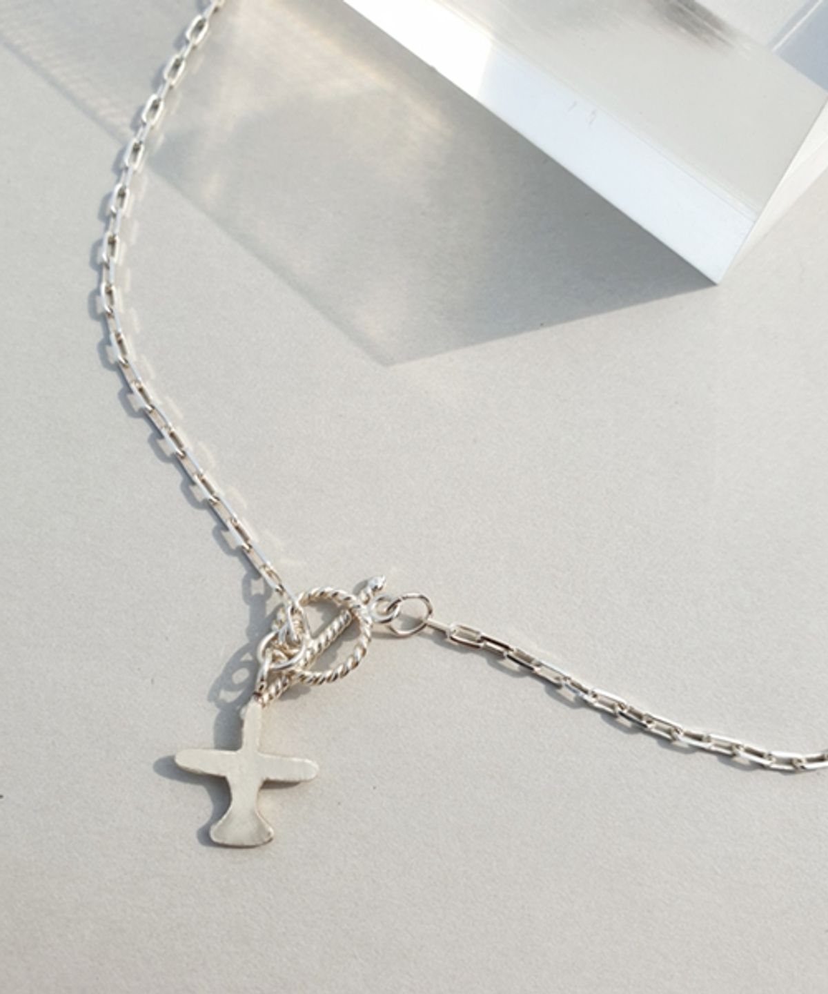 봉보(BONBEAU) 비행기 참 오발 체인목걸이 Tiny oval chain Necklace