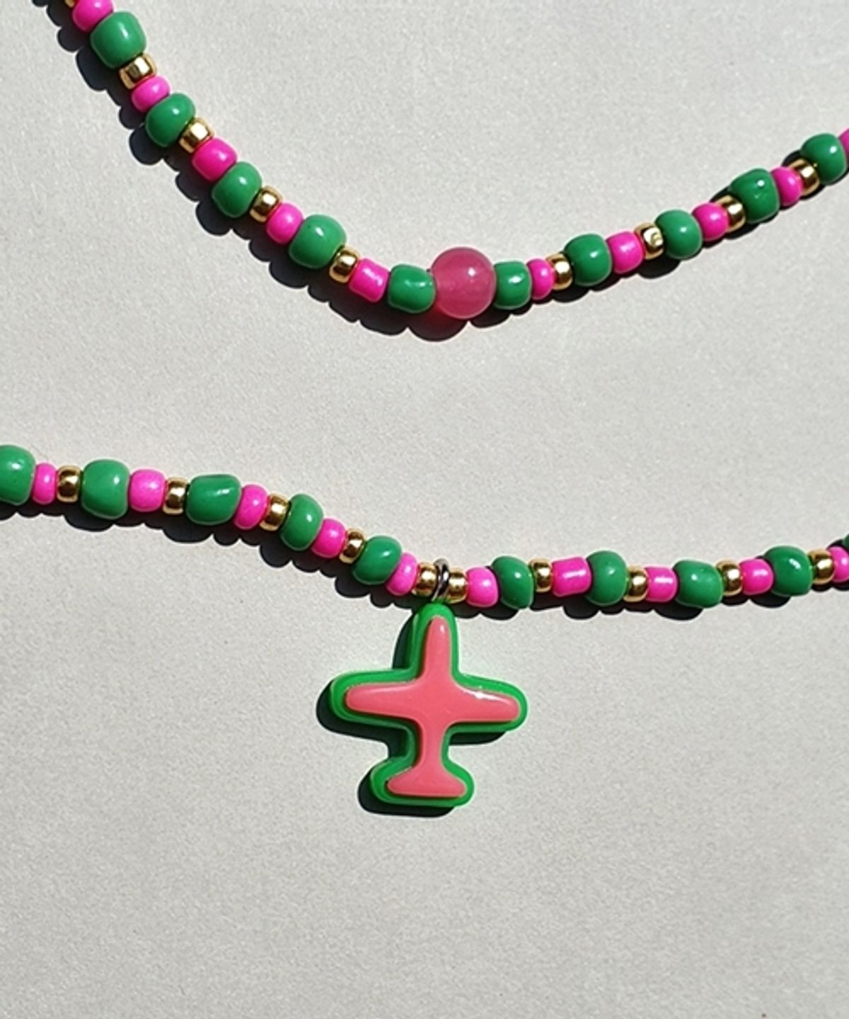 봉보(BONBEAU) 핑크 그린 비행기 비즈 목걸이 airplane Casual beads Necklace