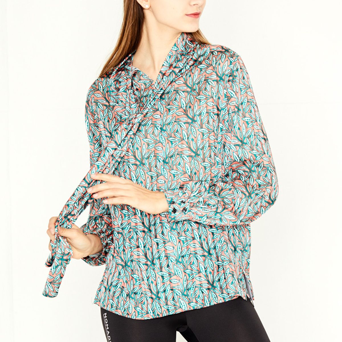 엔오티(NOT) SCARF BLOUSE