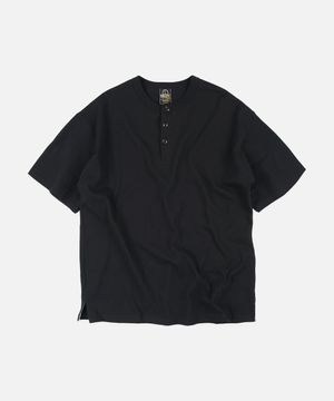 HENLEY NECK HALF TEE _ BLACK