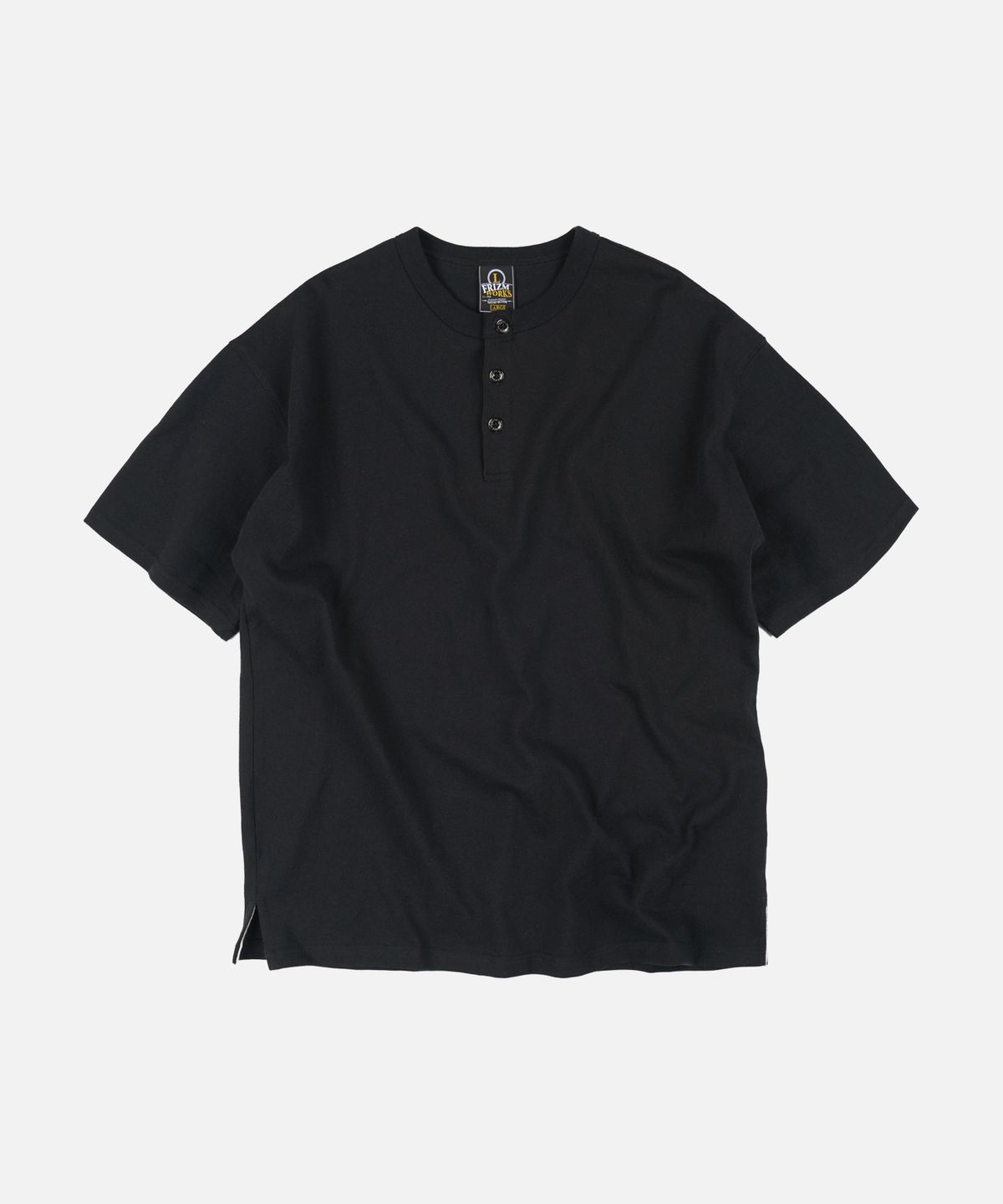 프리즘웍스(FRIZMWORKS) HENLEY NECK HALF TEE _ BLACK