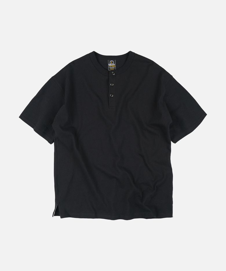 HENLEY NECK HALF TEE _ BLACK