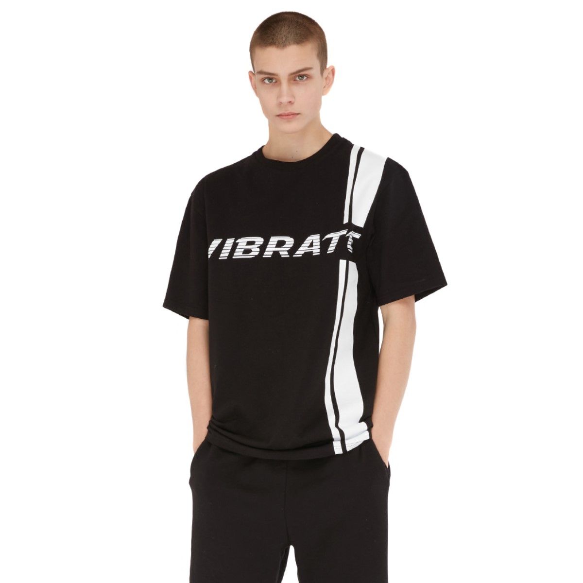 바이브레이트(VIBRATE) SIDE LINE LOGO T-SHIRT (BLACK)