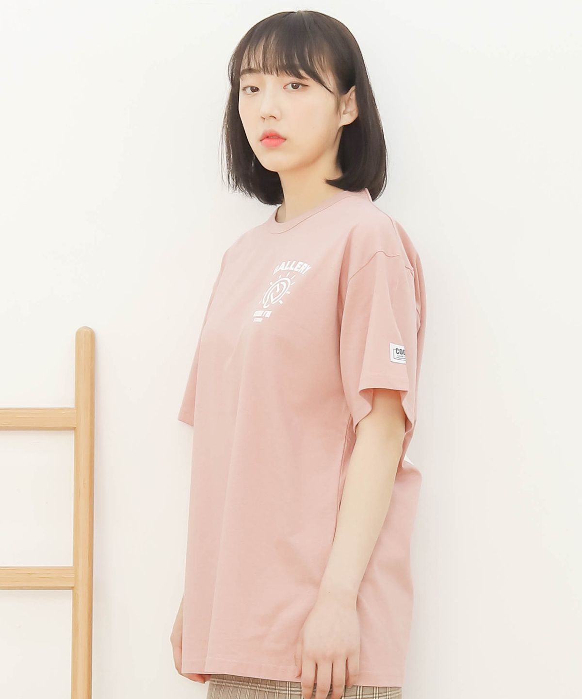 코드아이엠(CODE I'M) 30수 싱글 심볼 로고 프린트 오버핏 반팔티 핑크