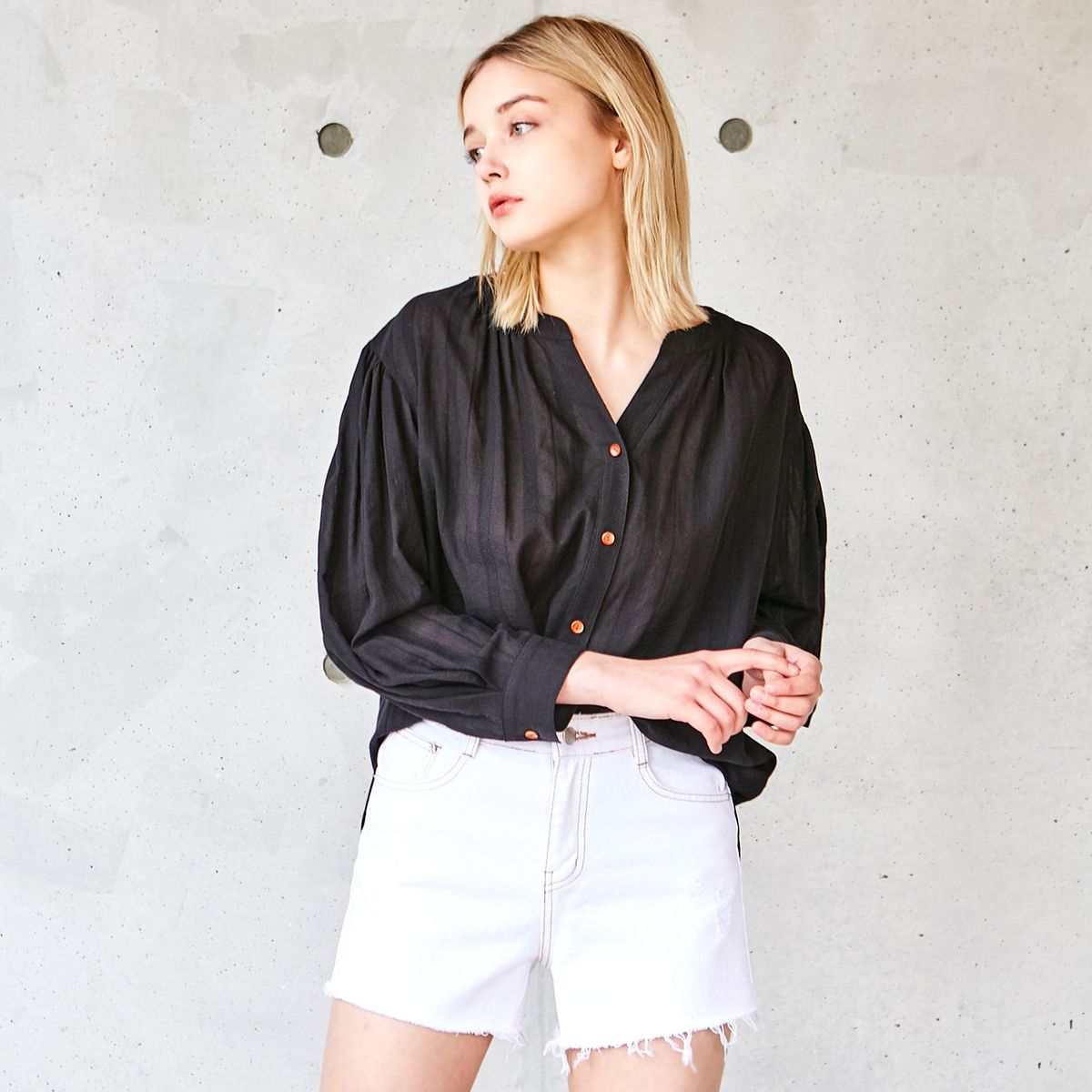 핀블랙(PINBLACK) SHORT DENIM PANTS IVORY