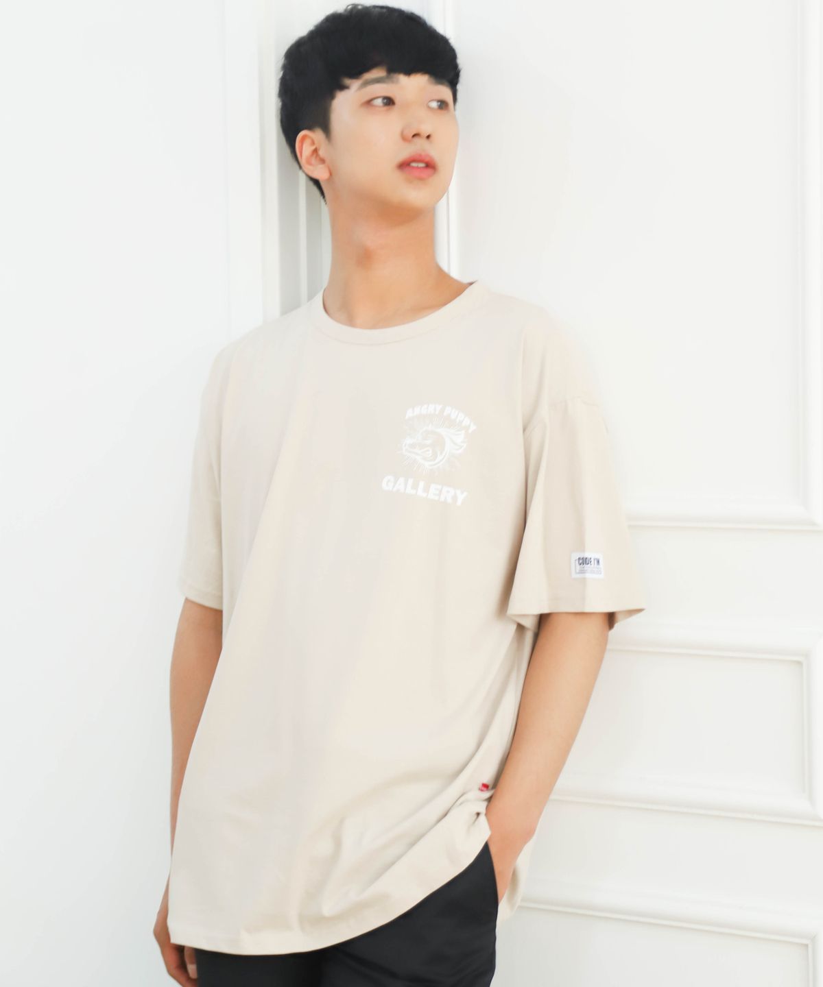 코드아이엠(CODE I'M) 30수 싱글 앵그리퍼피2 프린트 오버핏 반팔티 베이지