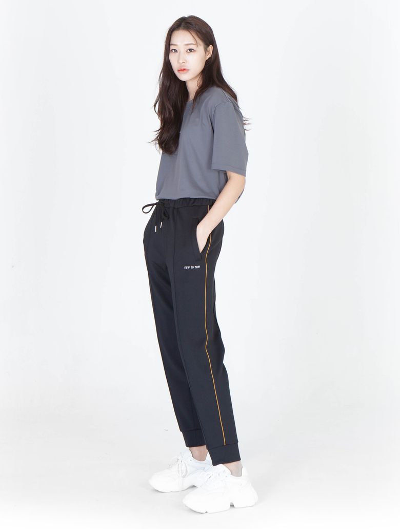 WRP022 스포티 져지 파이핑 조거 팬츠 (스페이스블랙)