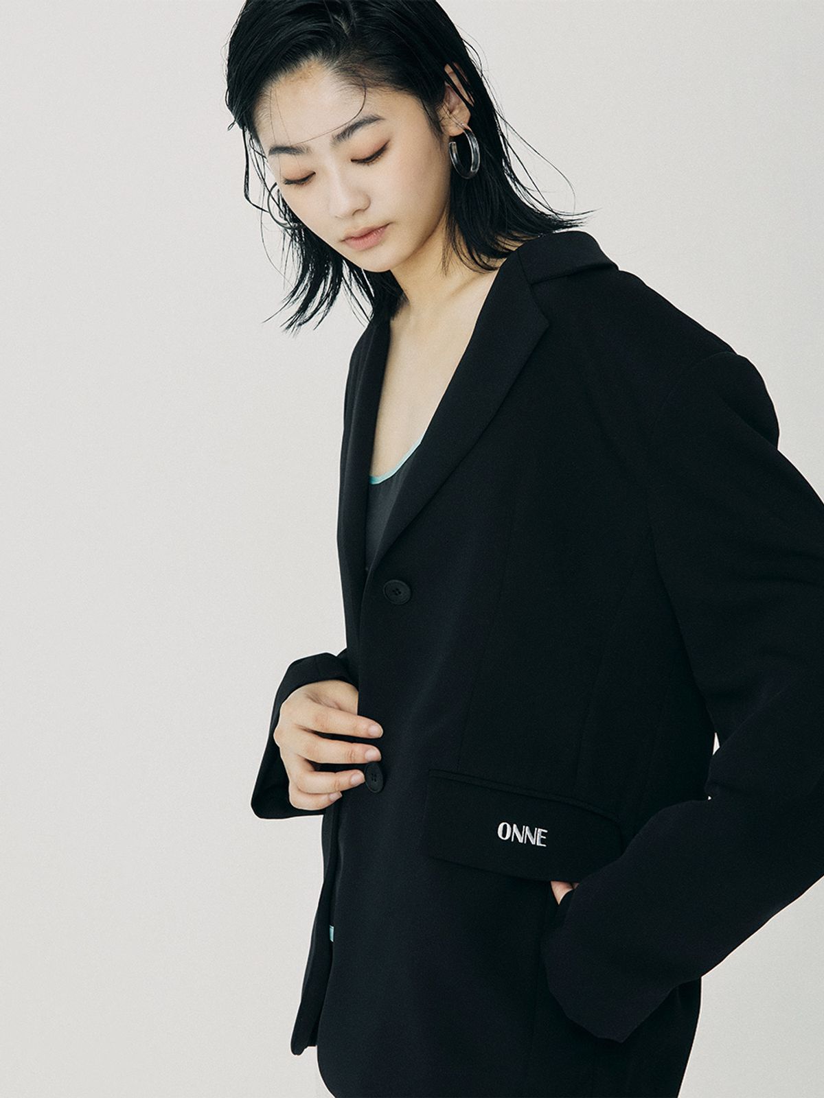 온느(ONNE) ONNE Zigzag Pointed Jacket Black