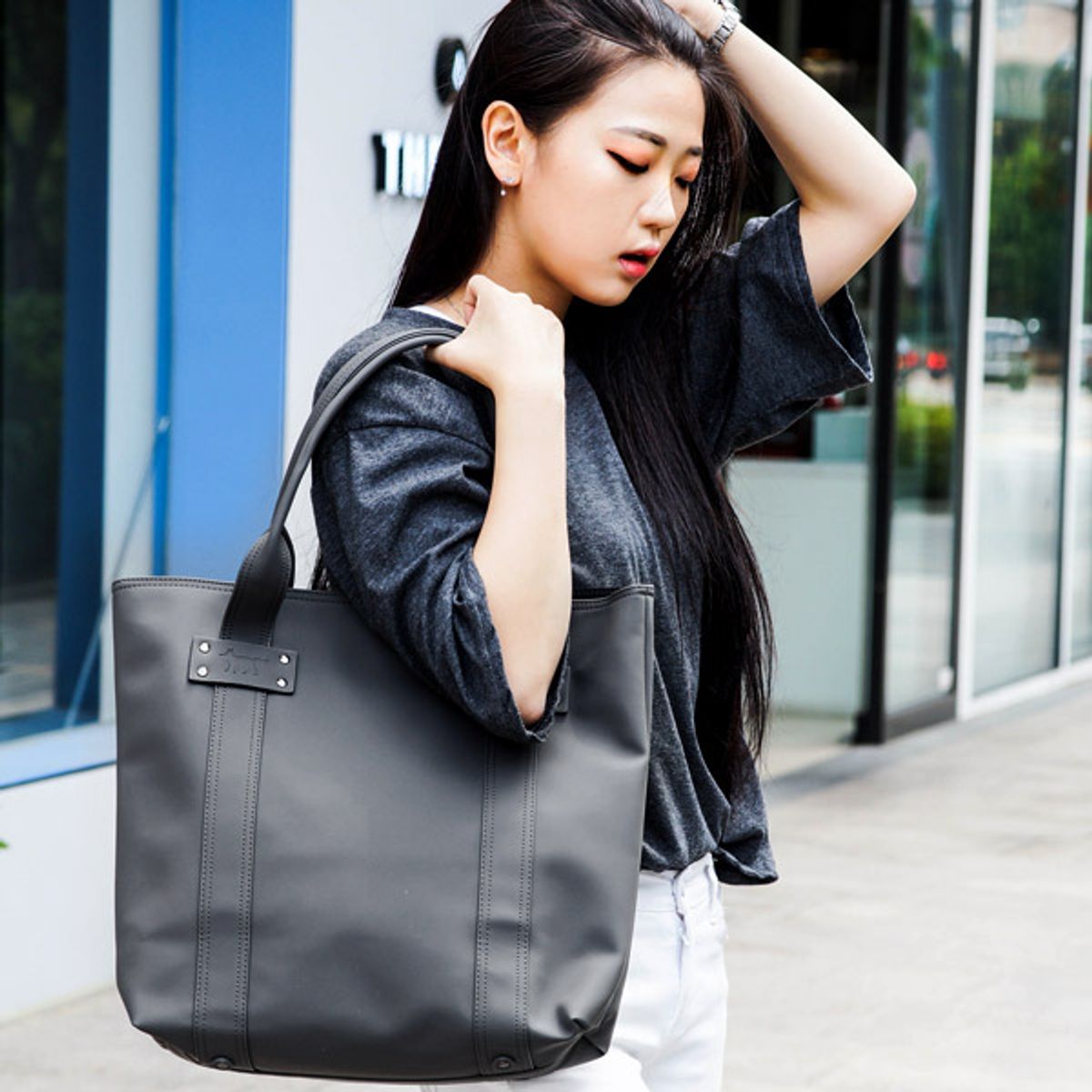 보가타(VOGATHA) 소피 숄더 라지 그레이