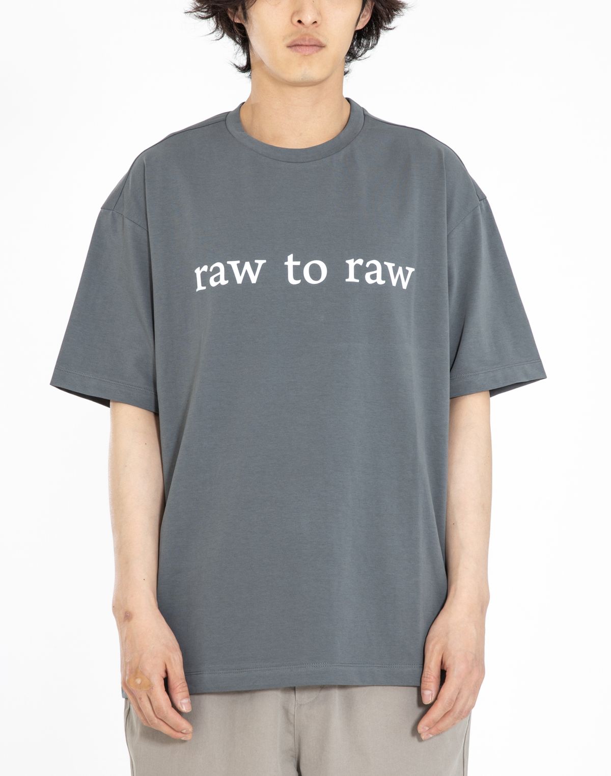 로우 투 로우(RAW TO RAW) MRT019B 로고 박시 티 (어반그레이)