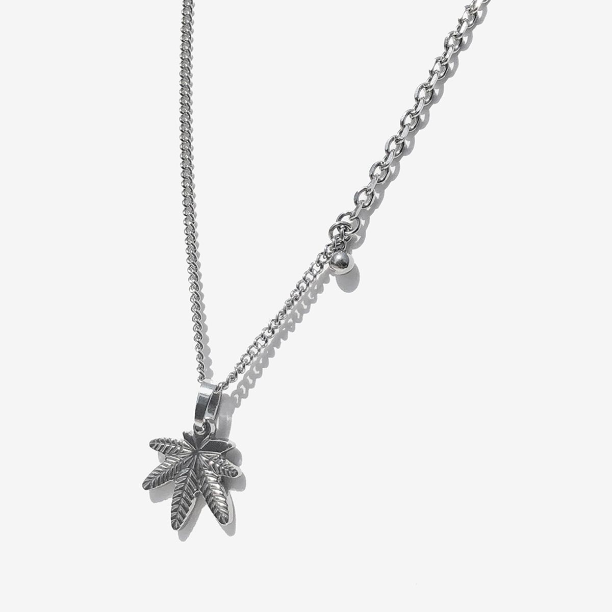 러쉬오프(RUSH OFF) Surgical Steel Deep Weed Pendant Chain Necklace  / 딥 위드 펜던트 체인목걸이