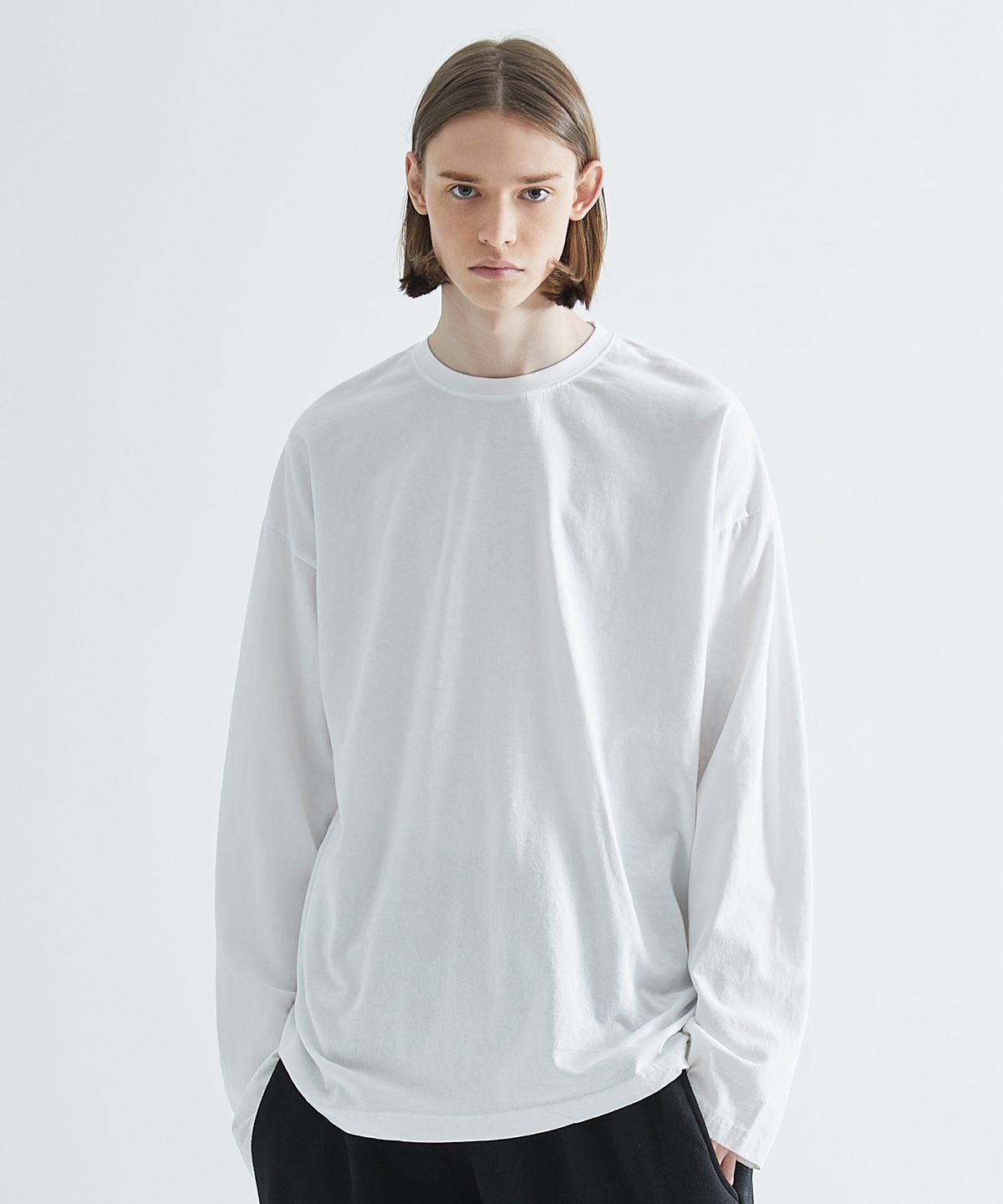 미니멀프로젝트(MINIMALPROJECT) 피그먼트 워시드 오버핏 롱 슬리브 티셔츠 MLT105 [WHITE]