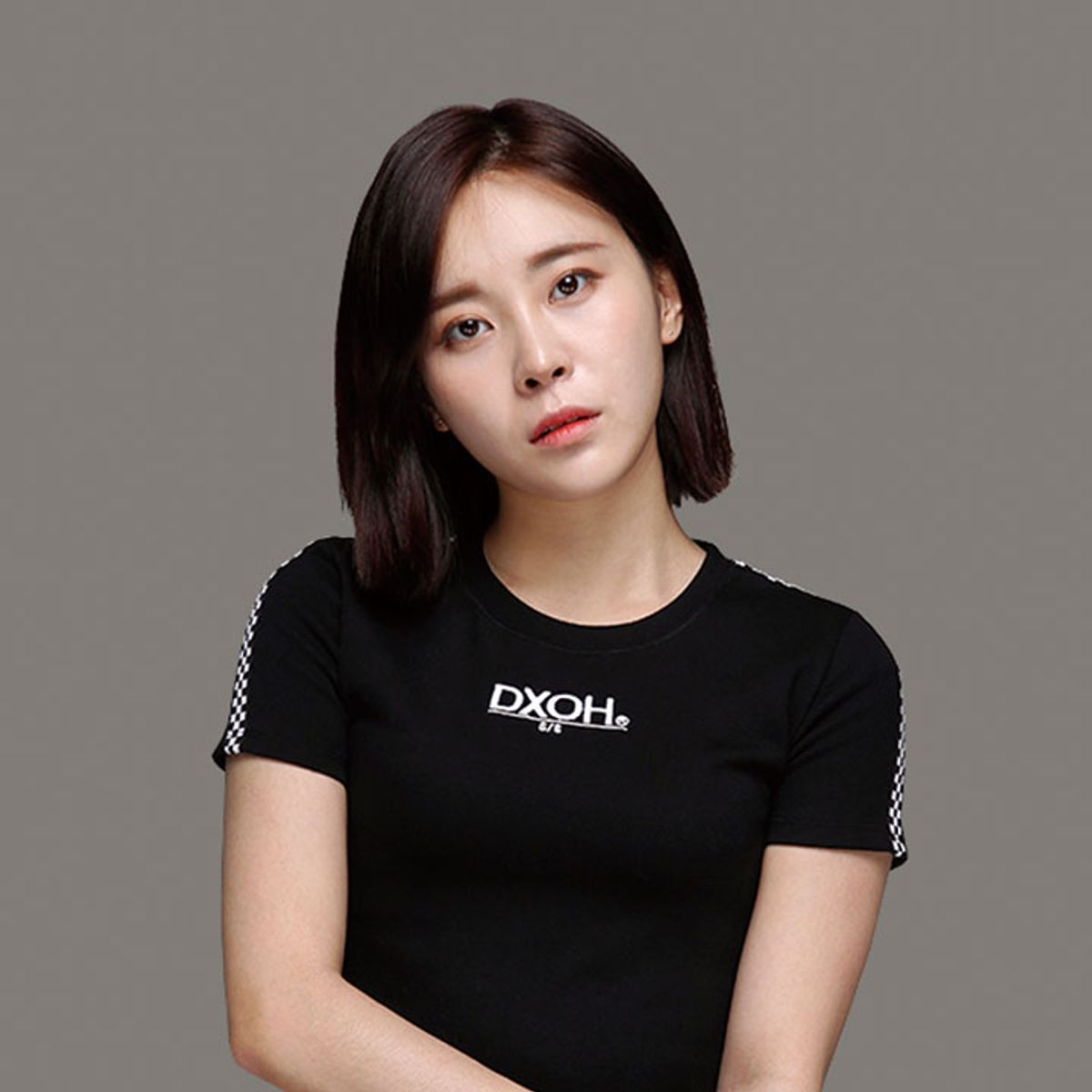 디쏘에이치(D.XO.H) ss 로고 체크 크롭 [ 블랙 ]