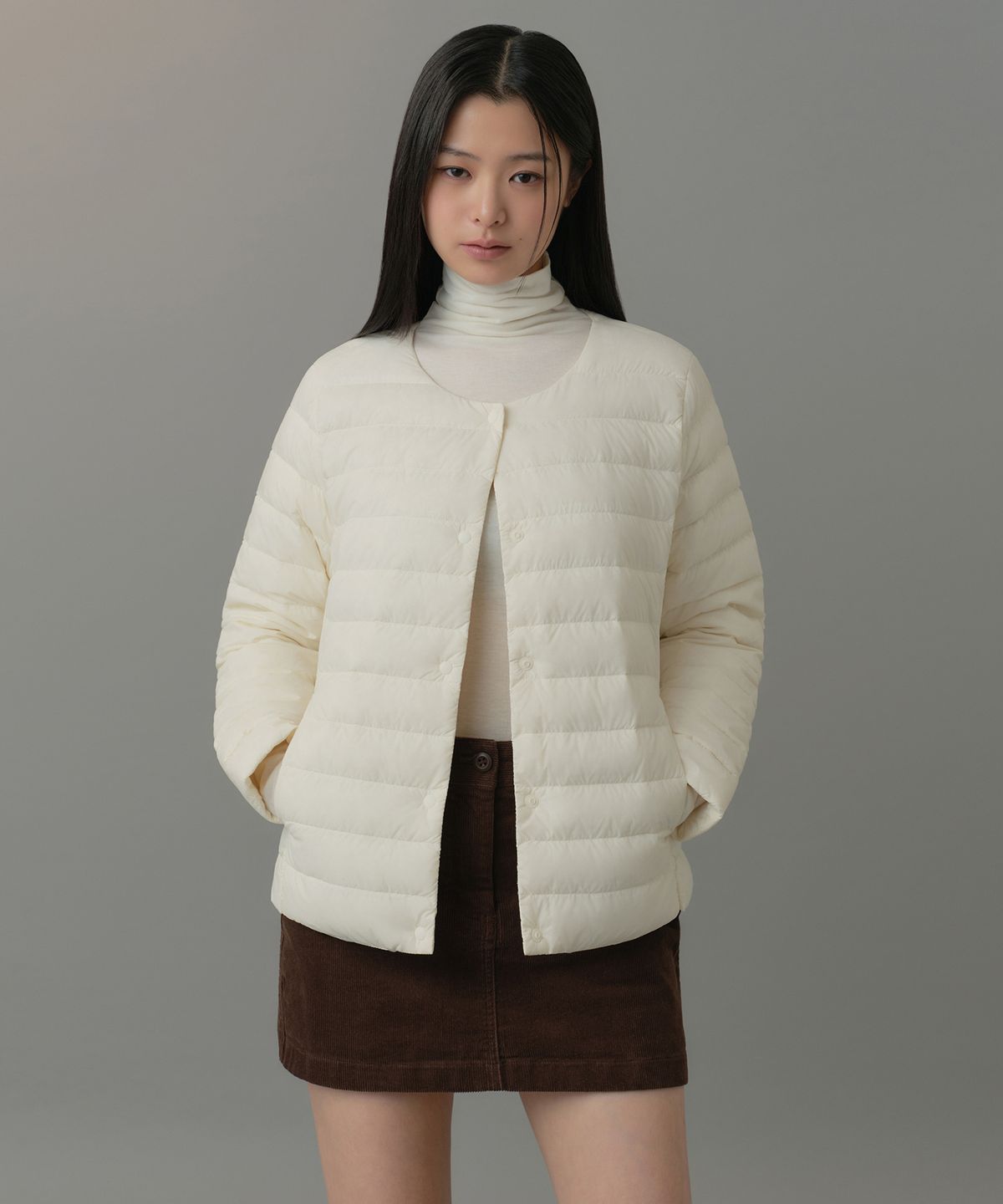 무신사 스탠다드 우먼(MUSINSA STANDARD WOMAN) 우먼즈 트랜스폼 라운드 넥 라이트 다운 재킷 [아이보리]