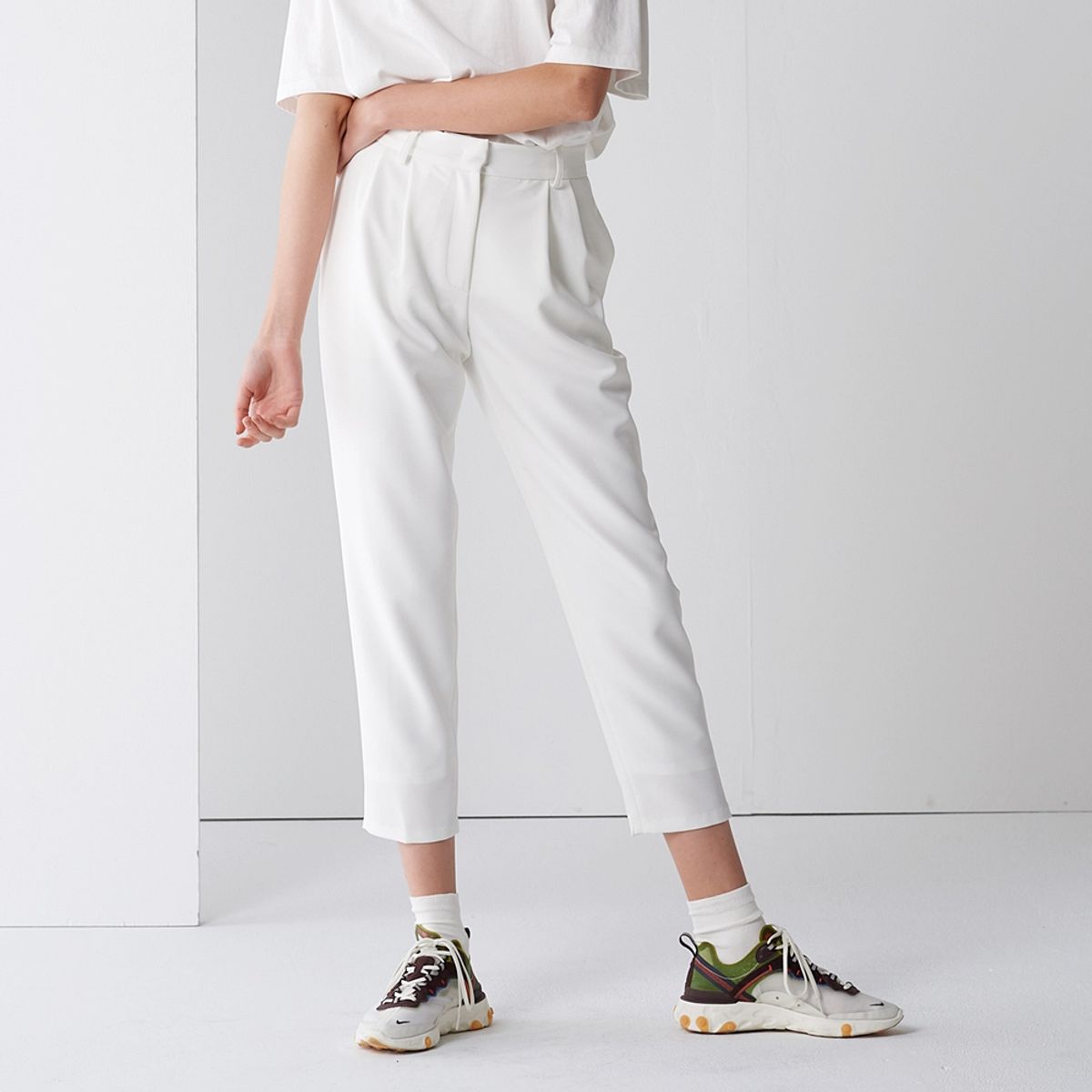 핀블랙(PINBLACK) CLASSICAL PANTS WHITE