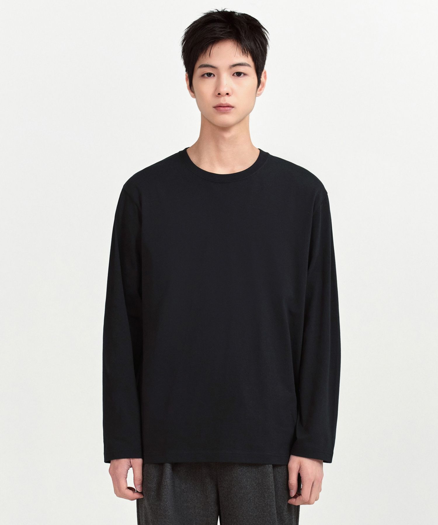 Shop Tops at MUSINSA