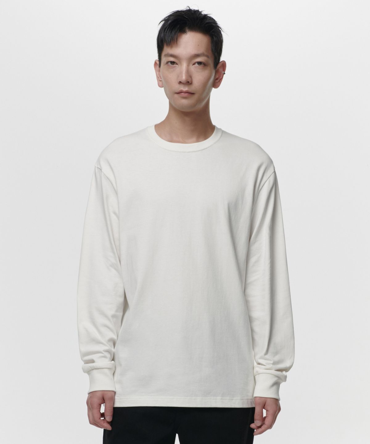 무신사 스탠다드(MUSINSA STANDARD) 크루 넥 긴소매 티셔츠 [크림]