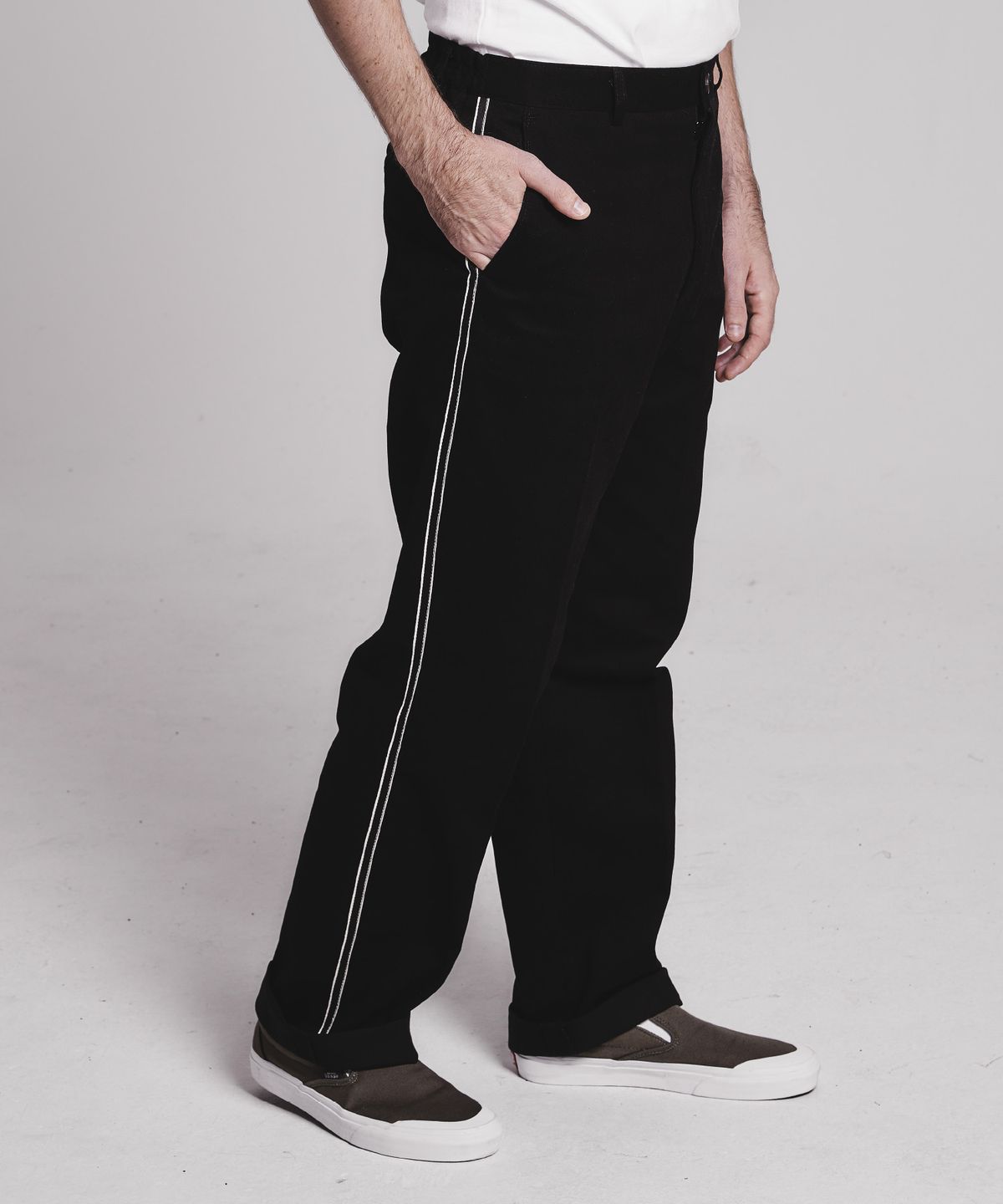 스테이지 네임(STAGE NAME) 사이드 테잎 세미 와이드 팬츠_블랙