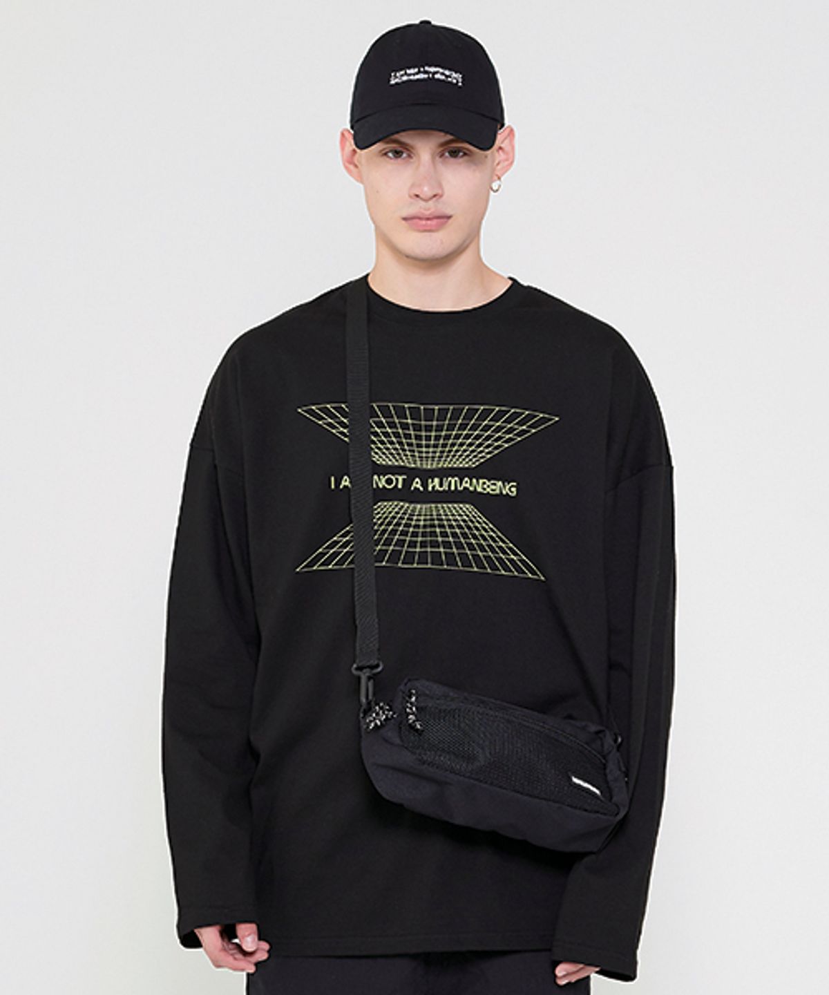 아임낫어휴먼비잉(I AM NOT A HUMAN BEING) Matrix t long sleeve - Black