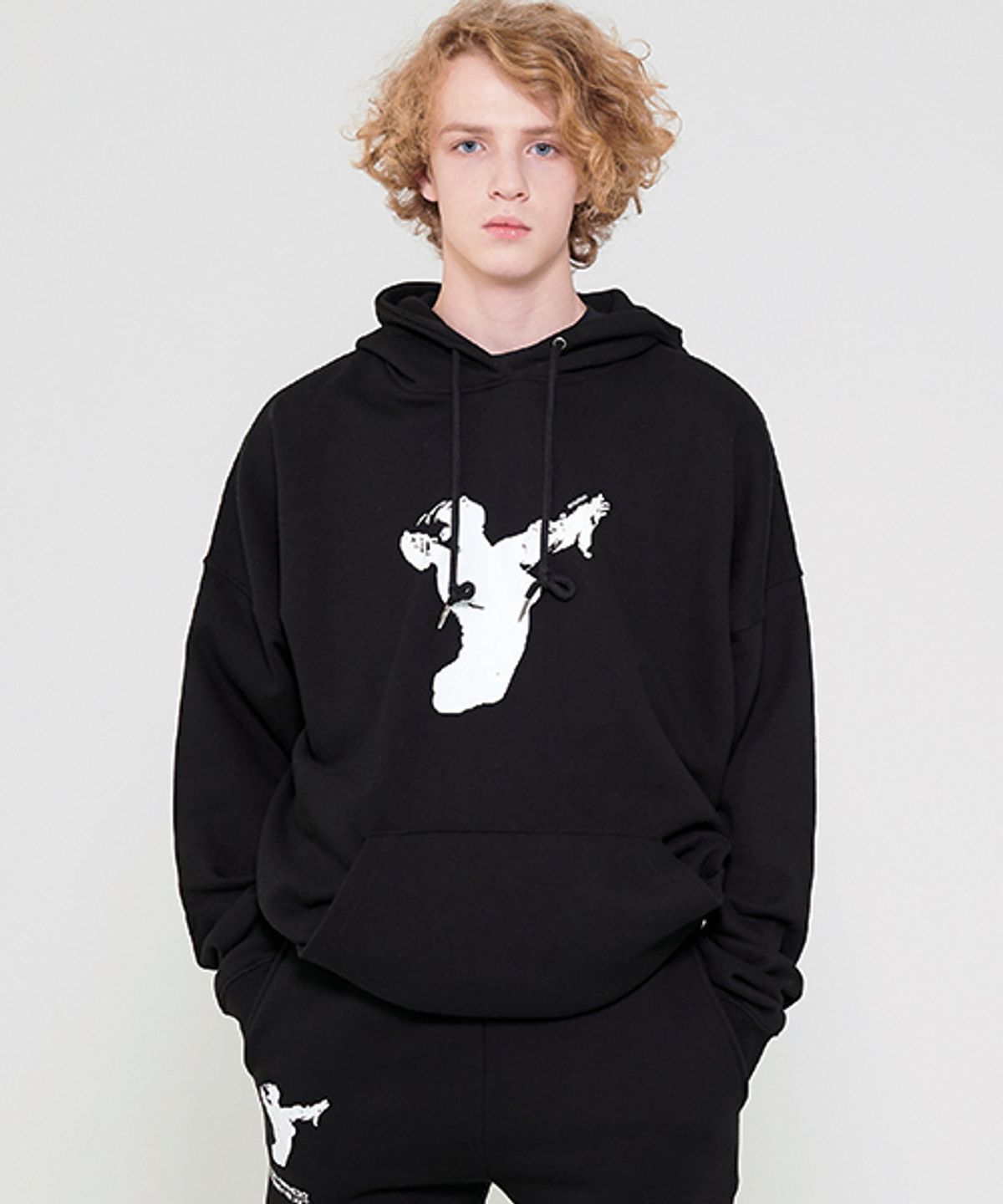 아임낫어휴먼비잉(I AM NOT A HUMAN BEING) Ballerina Hoody - Black