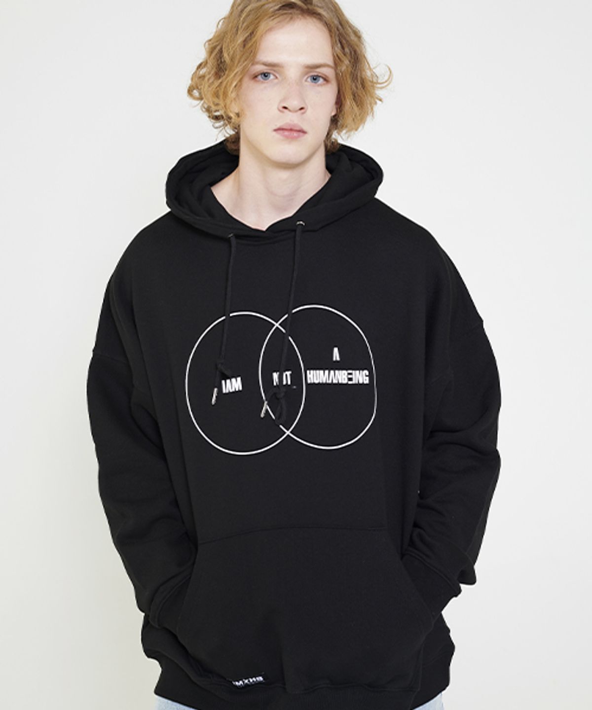 아임낫어휴먼비잉(I AM NOT A HUMAN BEING) A Hoody - Black