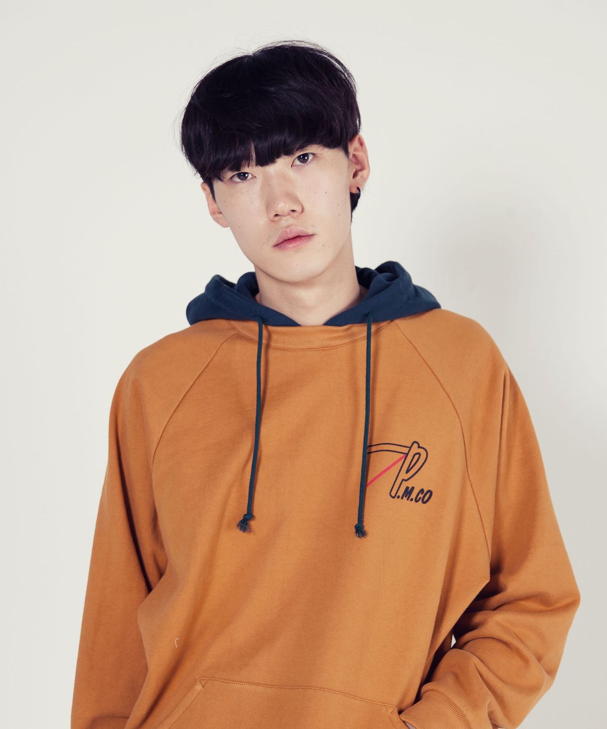 피엠코(PMCO) 맨투맨 후드 (옐로우)