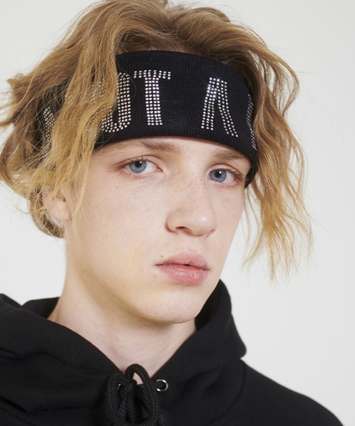 아임낫어휴먼비잉(I AM NOT A HUMAN BEING) Rhinestone Headband - Black