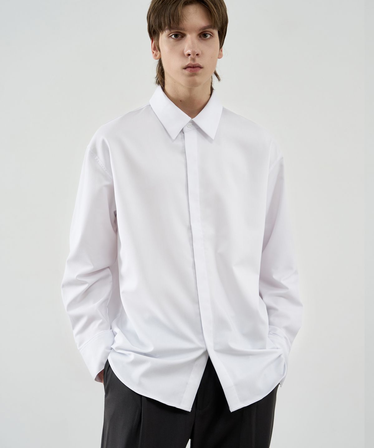 드로우핏(DRAW FIT) 오버사이즈 히든 미니멀 셔츠 [WHITE]