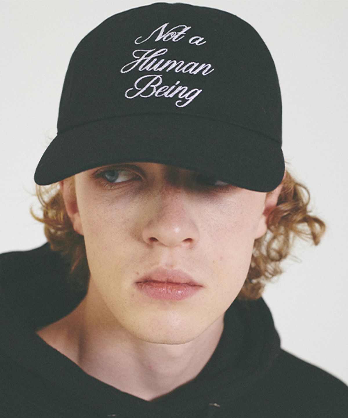 아임낫어휴먼비잉(I AM NOT A HUMAN BEING) New Basic Script Cap - Black