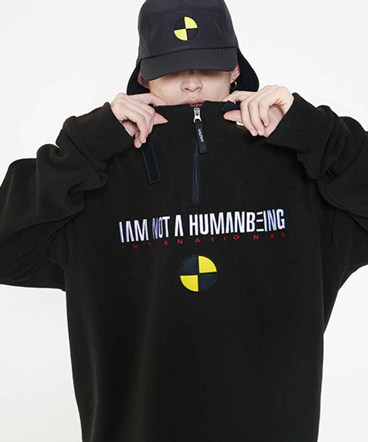 아임낫어휴먼비잉(I AM NOT A HUMAN BEING) Be Safe Half-zip up Fleece Shirts - Black