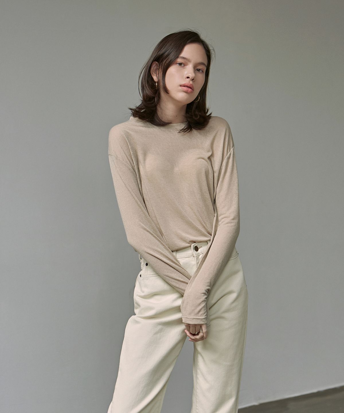 로에일(LOEIL) 퓨어 롱 슬리브 티셔츠_베이지