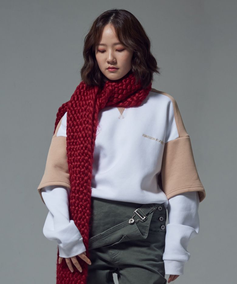 레이어드 슬리브  오버 스웻 셔츠 (베이지)