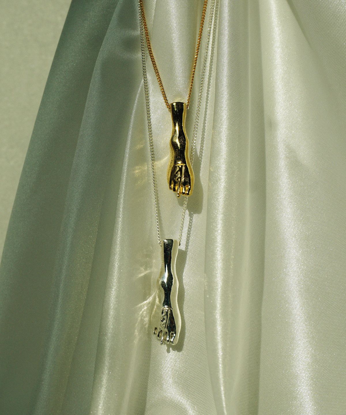 비자르 주얼리(BIZARRE JEWELRY) 우는 발  펜던트