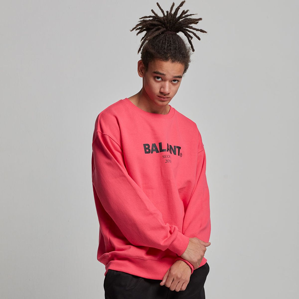 발란트(BALANT) 오리지널 헤비로고 베이직 스웨이트셔츠 - 핑크