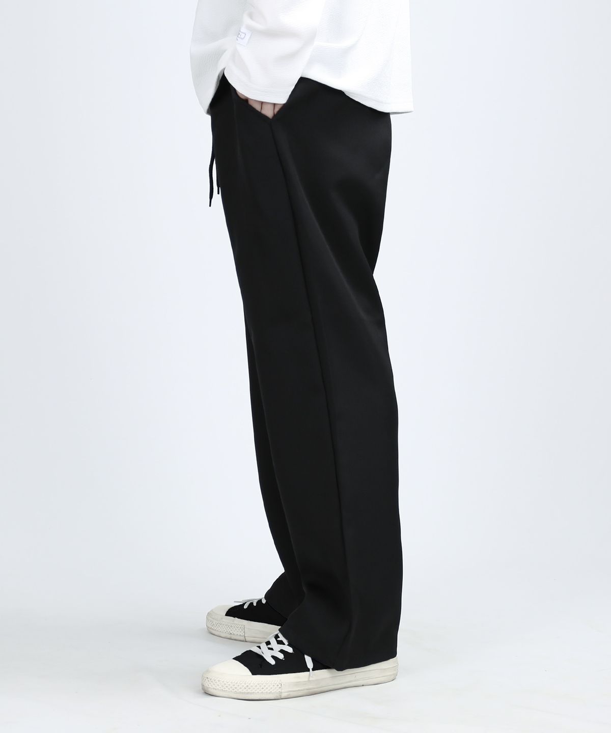 베리베인(VERYVAIN) LGT WIDE SLACKS (BLACK)