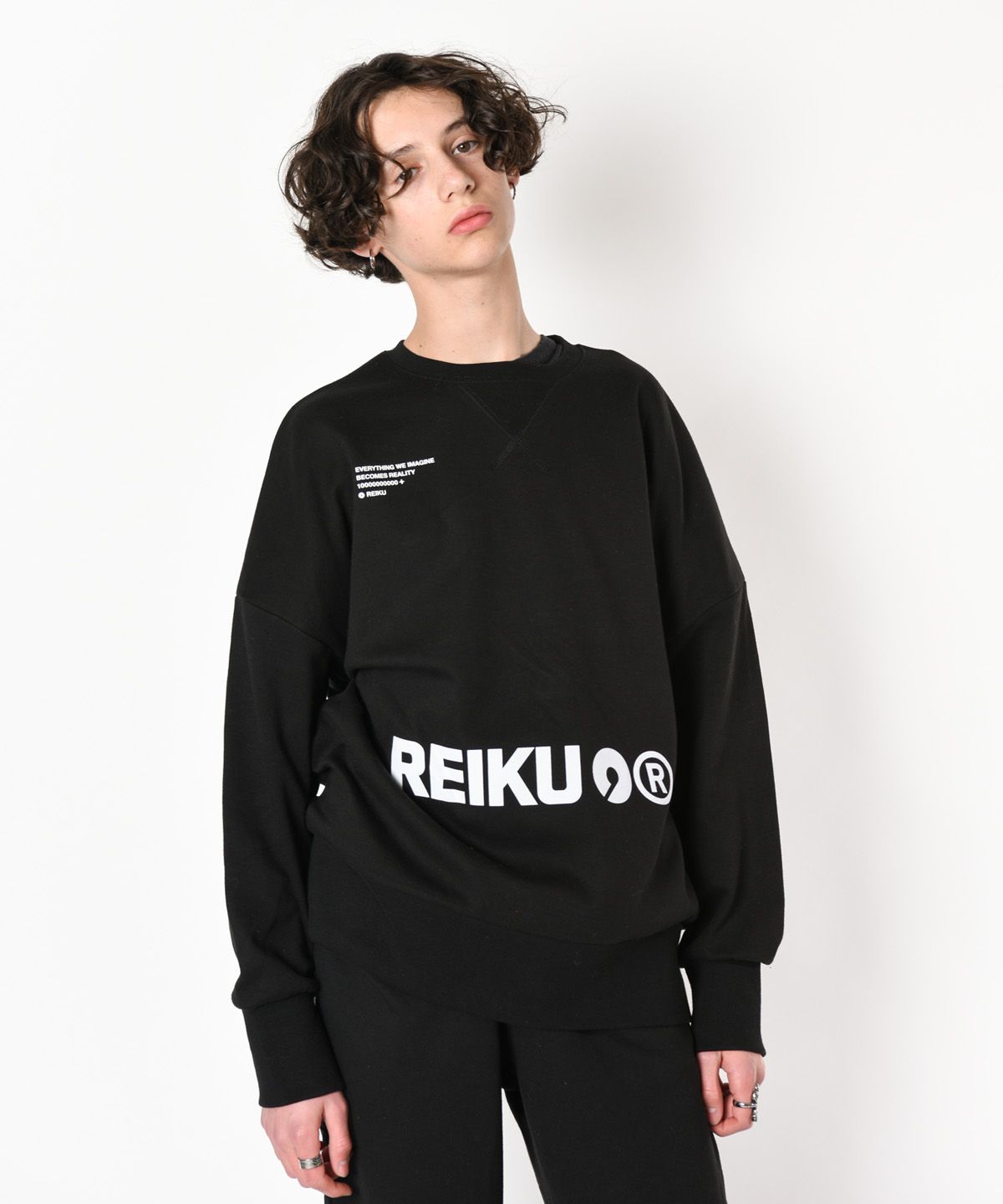 레이쿠(REIKU) rk logo-u overfit mtm black 오버핏 맨투맨