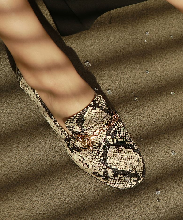 19B601 python skin loafer
