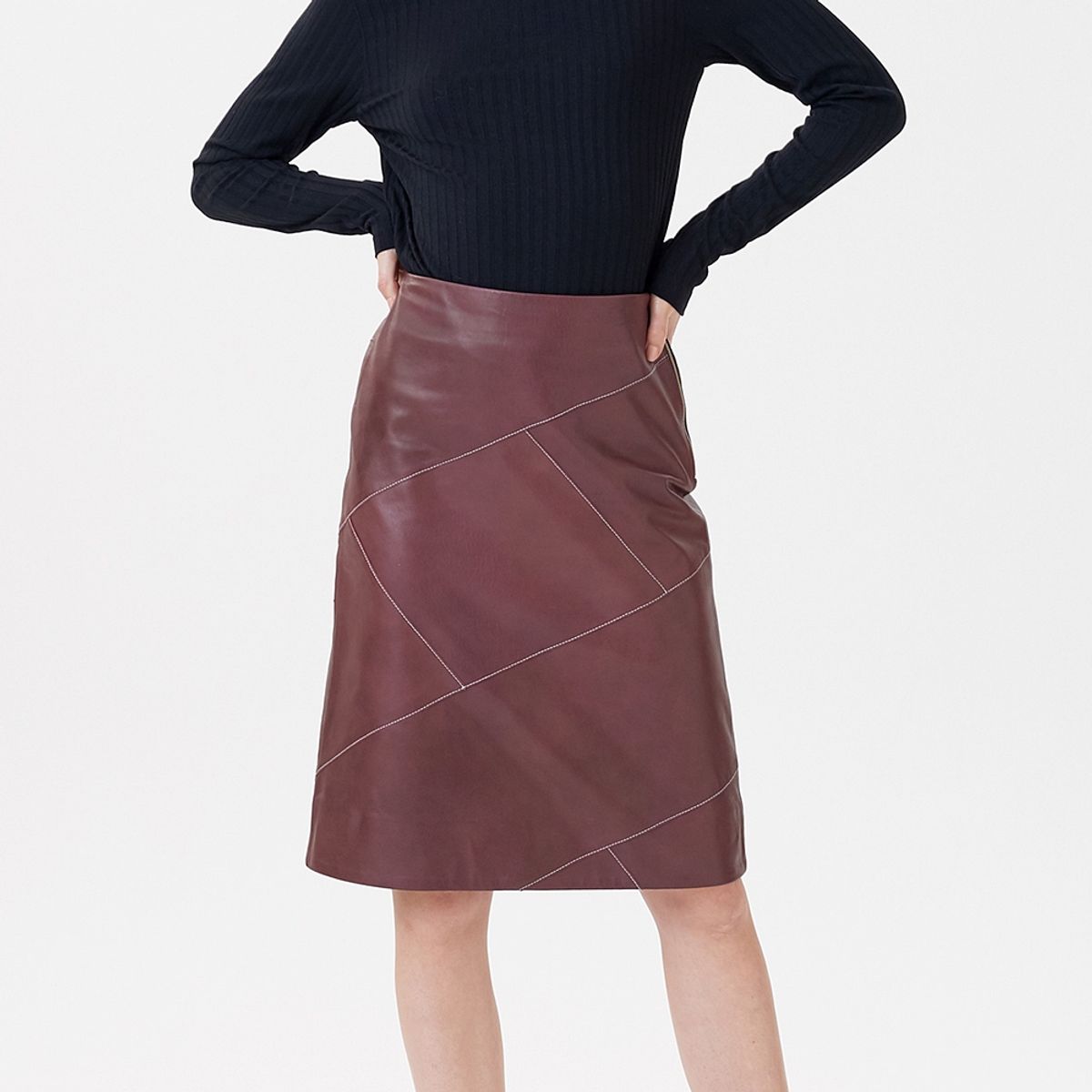 핀블랙(PINBLACK) LINE CUTTING LEATHER SKIRTS WINE