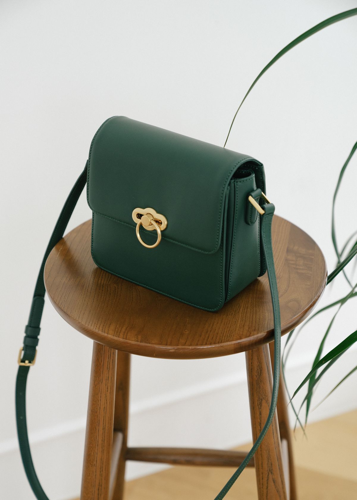 케네스영(KENNETH YOUNG) Moongori Bag Deep Green