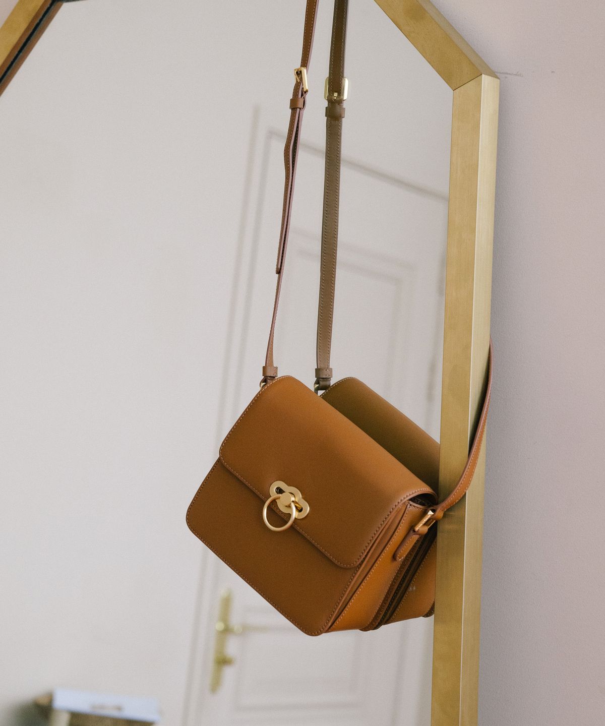 케네스영(KENNETH YOUNG) Moongori Bag Tan Brown