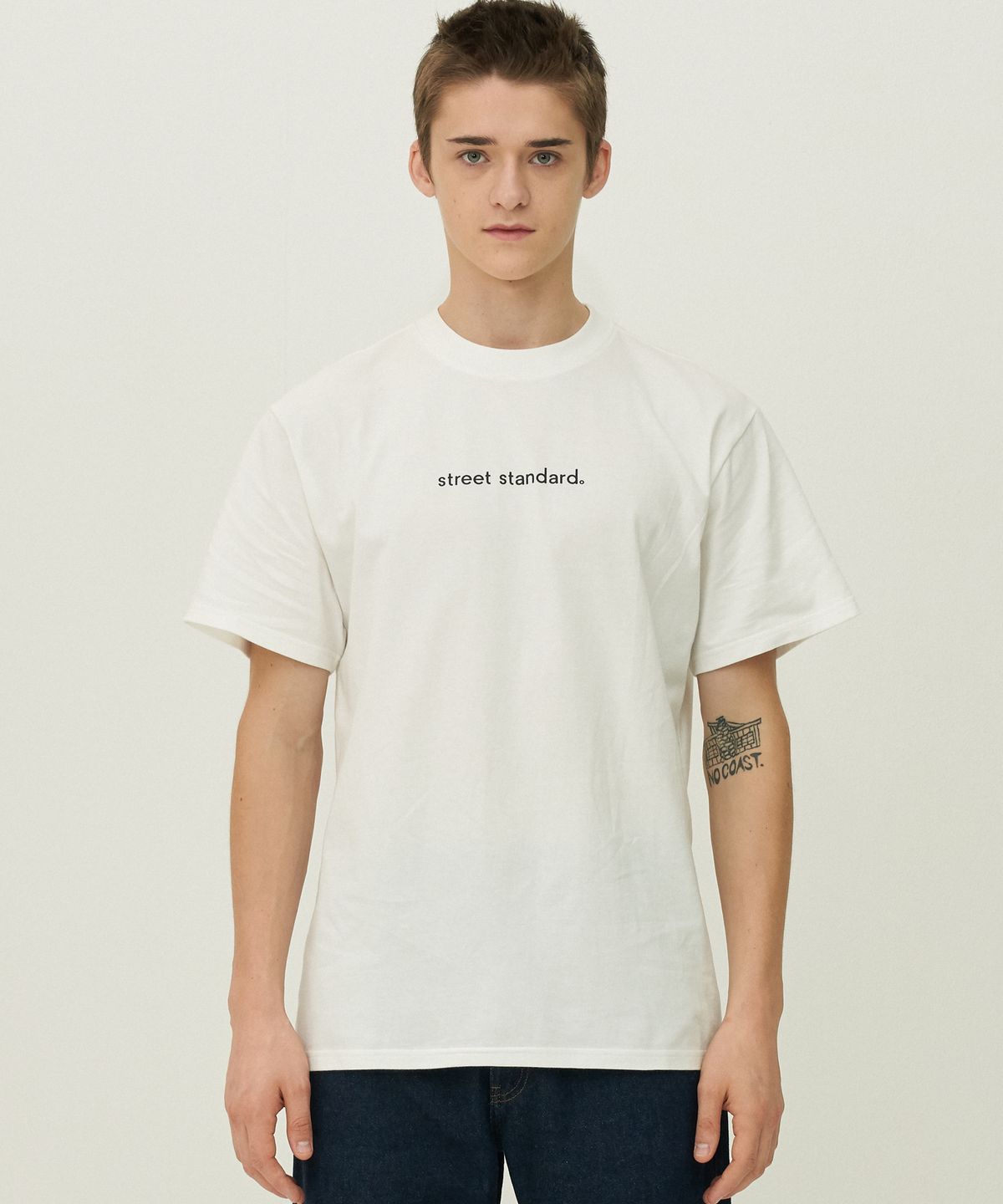 스트리트 스탠다드(STREET STANDARD) LOGO TEE-WHITE