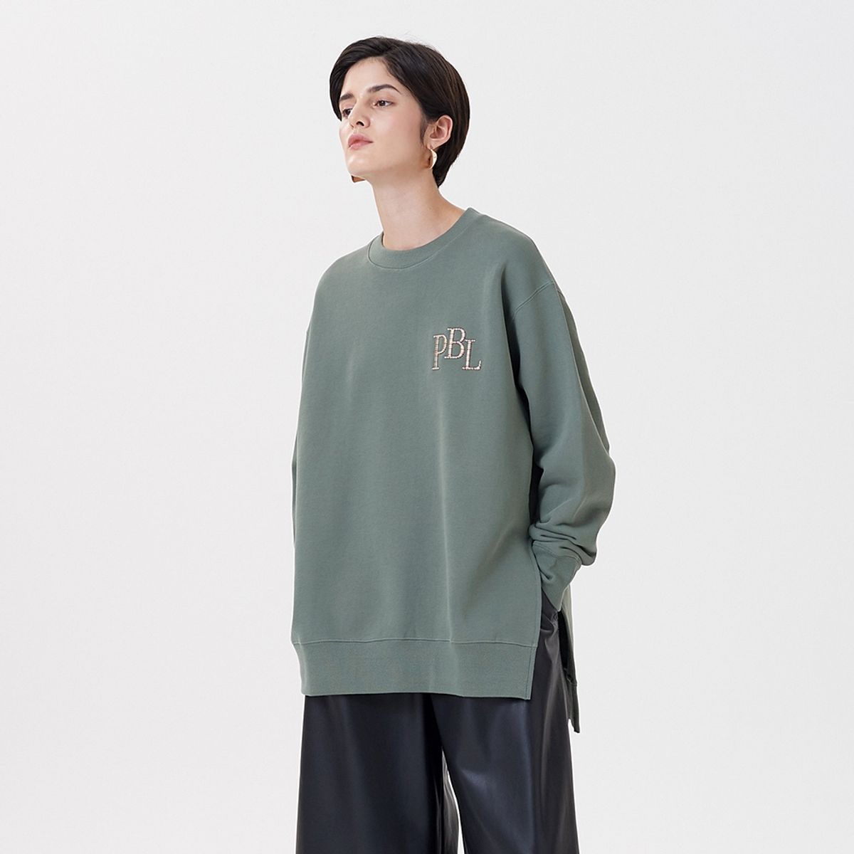 핀블랙(PINBLACK) UNISEX SLIT LOGO EMBROIDERY MTM GREEN