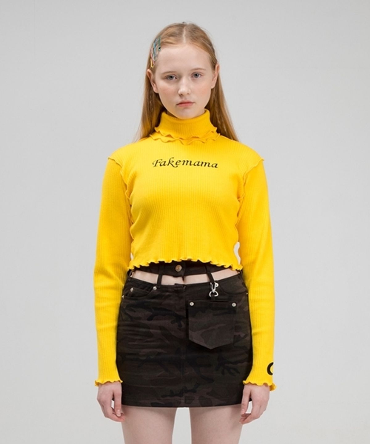 페이크마마(FAKEMAMA) 로고 하이넥 탑[YELLOW]
