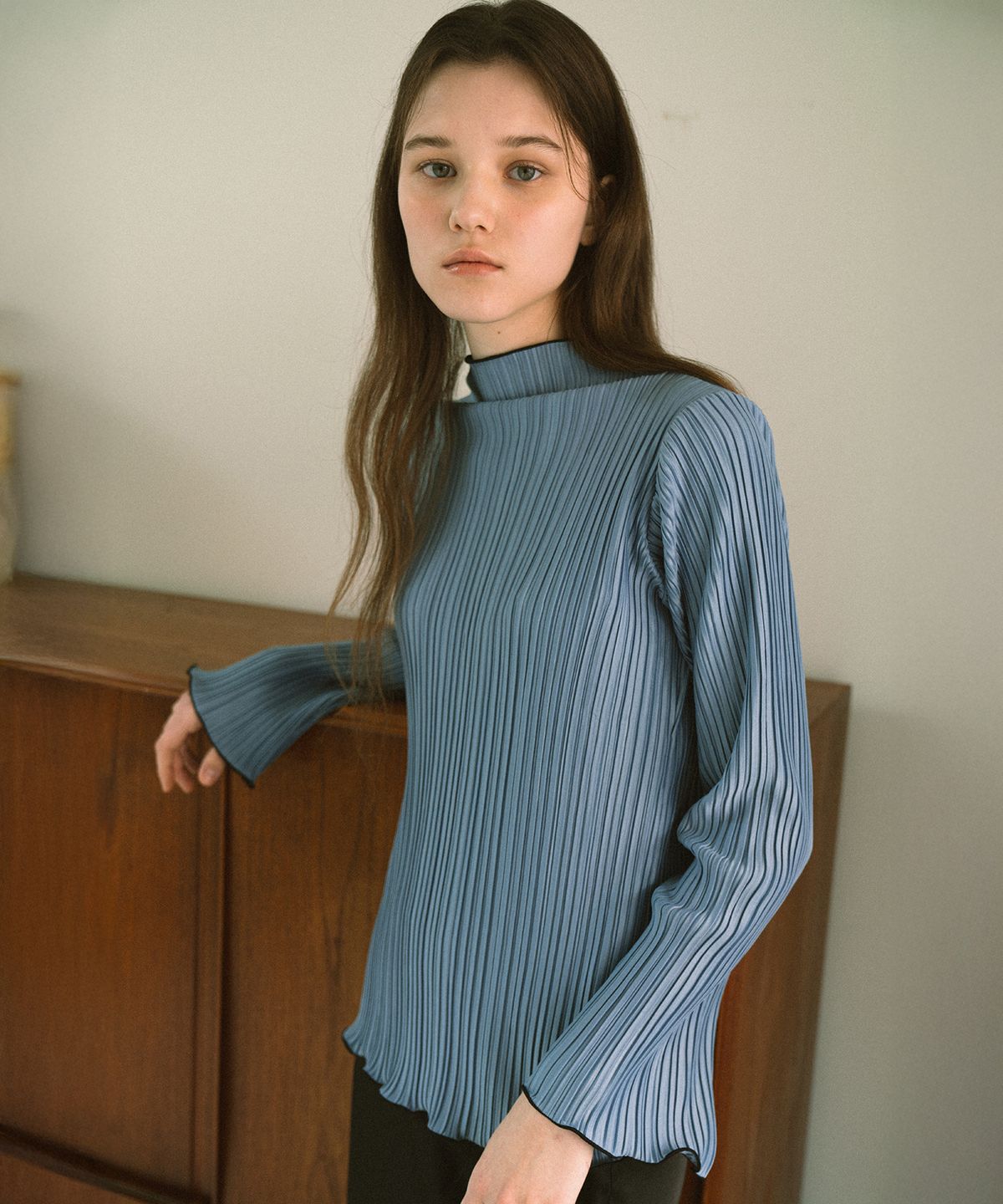 엽페(YUPPE) PLEATED T-SHIRT_SKY BLUE