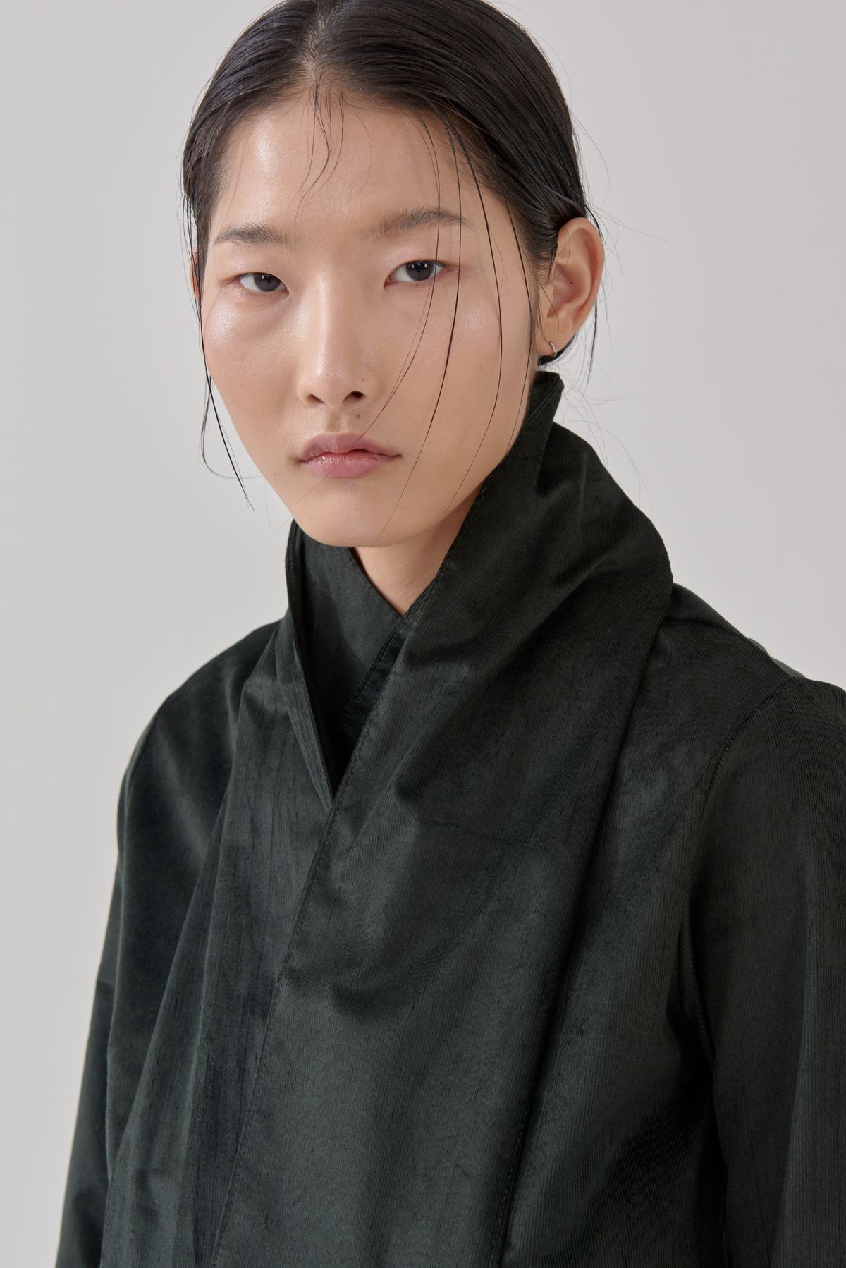 고목(KOMOK) 당의 목폴라 (Dangwui turtle neck-Deep green)