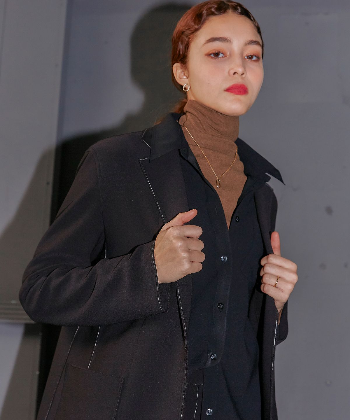 렉시스(LEXIS) 컷팅 오픈 블레이저 자켓 [블랙]