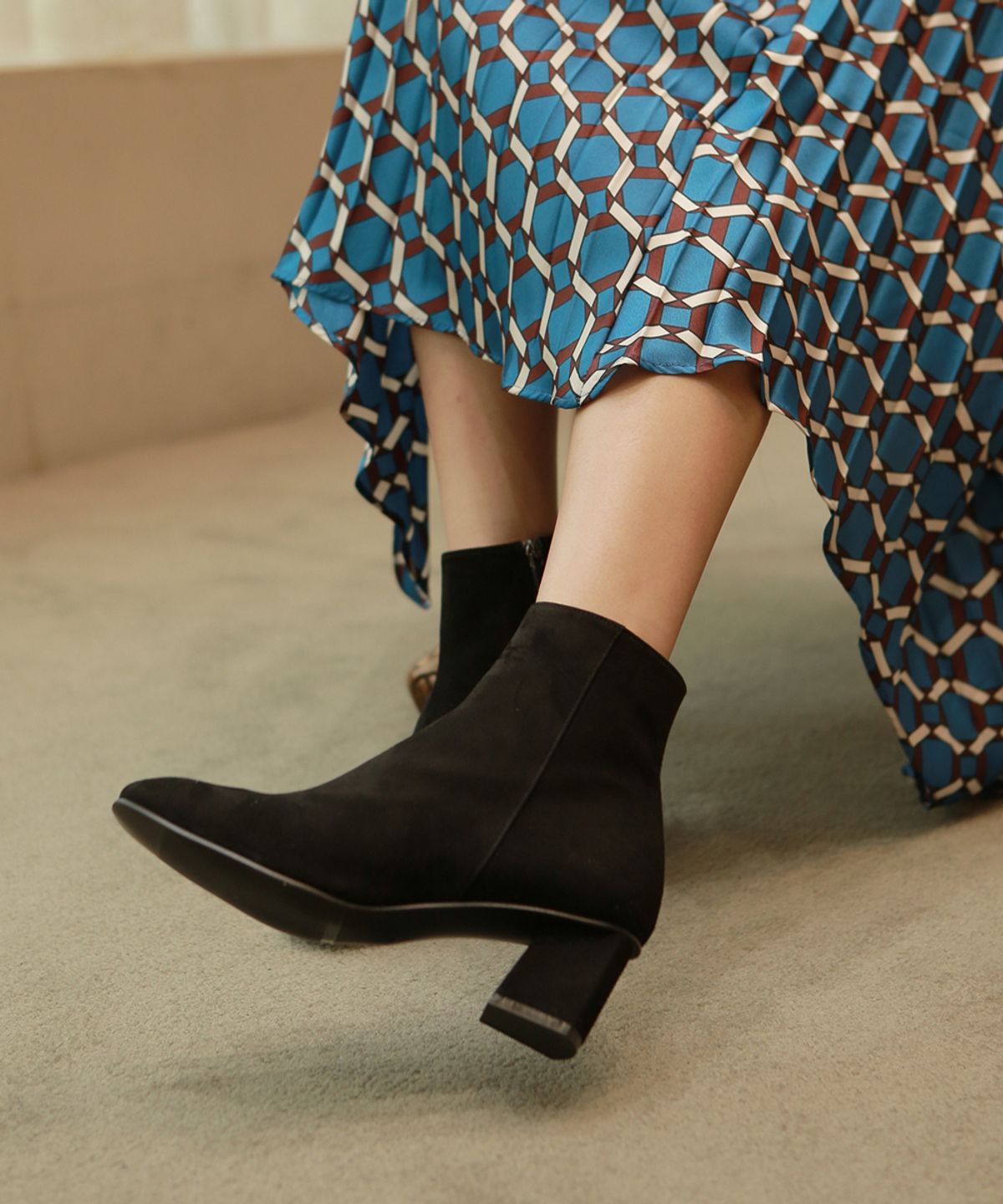 프리플라(FRI FLA) 19B611 suede black ankle