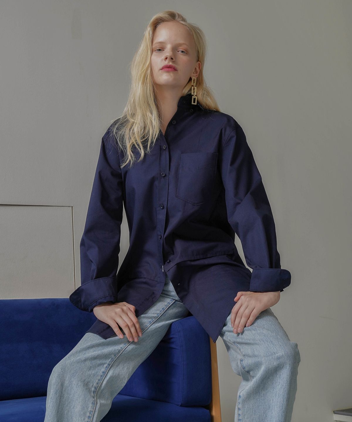 온느(ONNE) Back Pointed Soft Shirt Navy